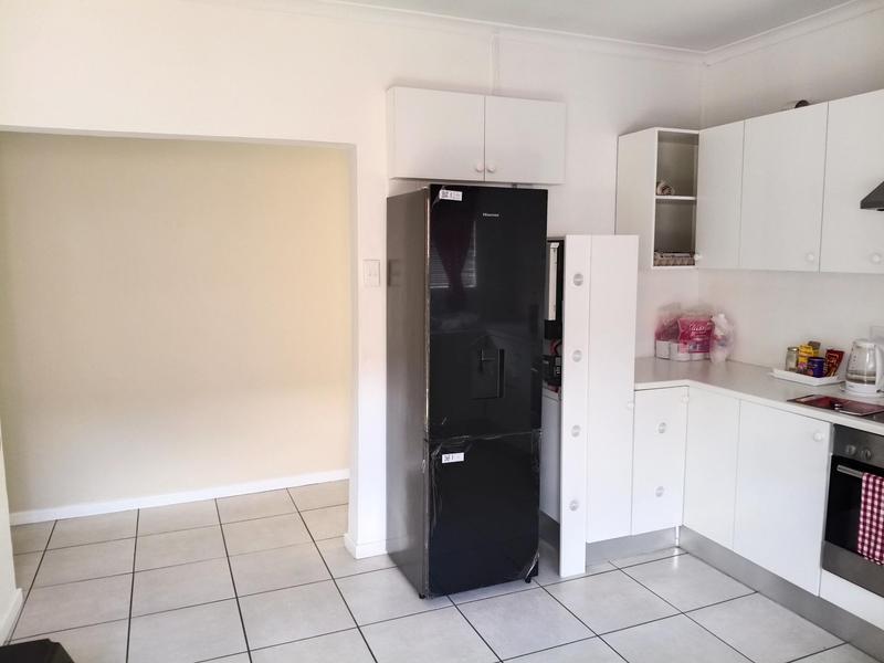 To Let 7 Bedroom Property for Rent in Bonnie Brae Western Cape